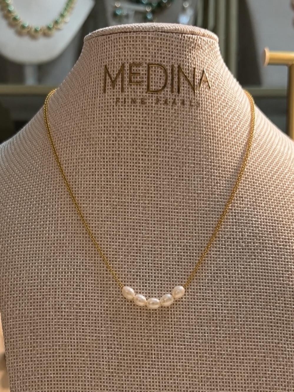 New Medina fine pearls Freshwater Pearl Station Necklace in Gold